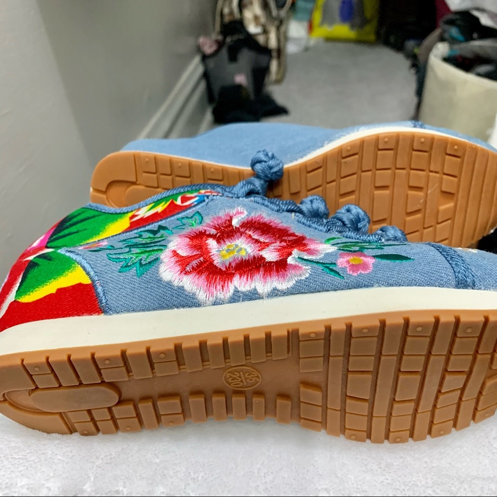 Flower pattern sneakers - Picture 4 of 4